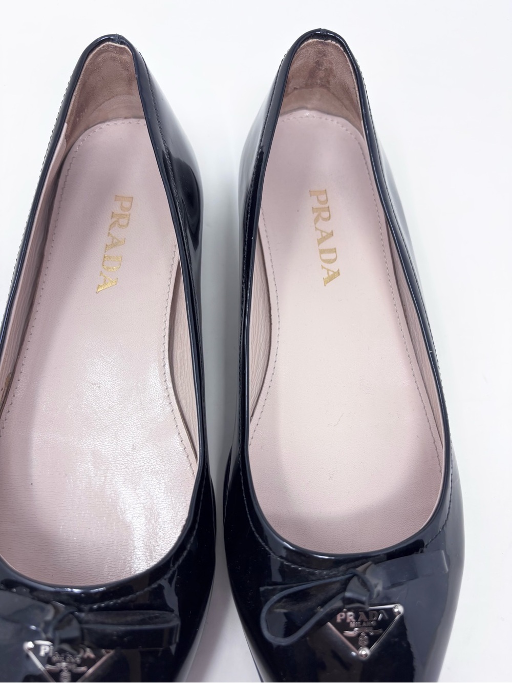 Prada Ballet Flat Bow Black Patent Leather Triangle Logo Pointed Toe size 38 - Picture 8 of 9